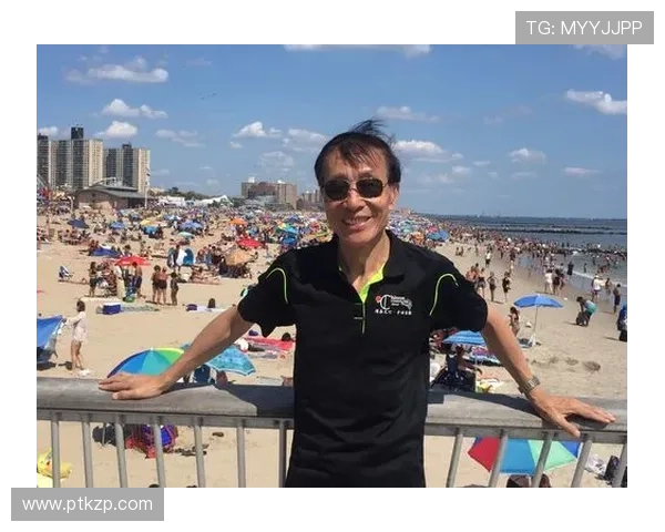 深夜惊魂：那辆驶向未知终点的机场巴士